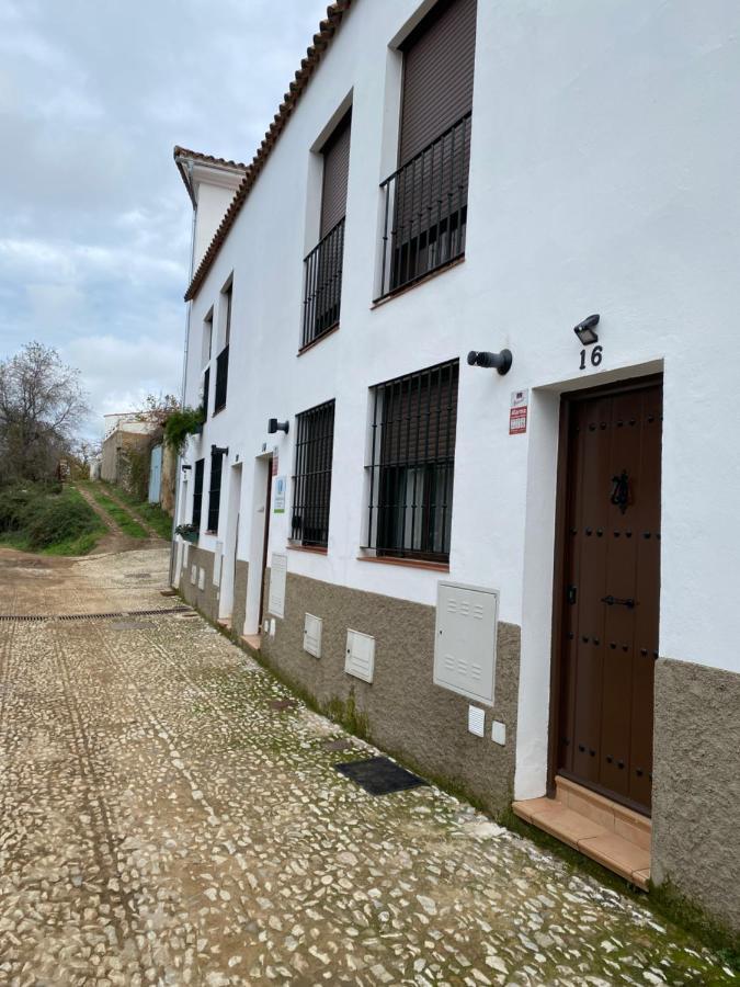 Alojamiento La Tana Fuenteheridos Exterior photo